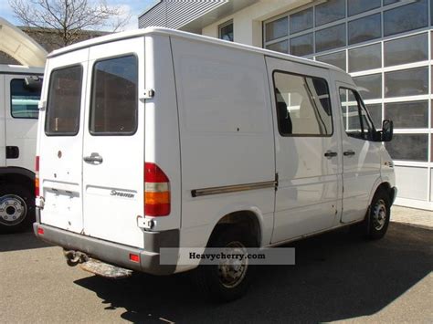 The list includes minivans, passenger vans and cargo vans. Mercedes-Benz 213 CDI Sprinter 2001 Box-type delivery van Photo and Specs