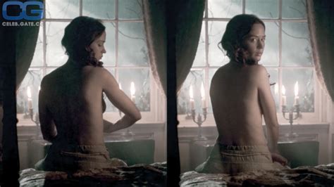 Emily Blunt Nackt Nacktbilder Playboy Nacktfotos Fakes Oben Ohne