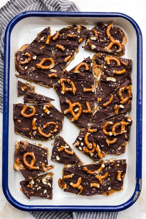 Pretzel Toffee Bark Is Salty Sweet Crunchy And Delicious Its The