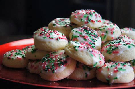 Some versions of traditional italian christmas cookies recipes have the shapes coiled or in. Italian Christmas Cookies - The Tasty Page