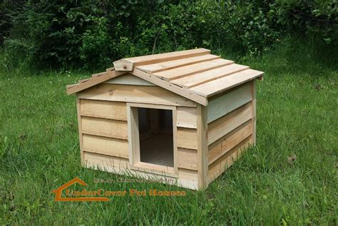 Insulated Cedar Outdoor Cat House Small Dog House Feral Cat Shelter Pet