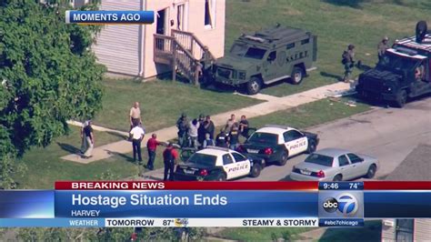 Hostage Situation Ends In Suburban Chicago 2 Suspects In Custody Abc7 Los Angeles