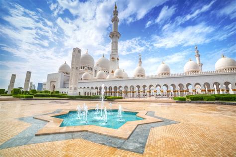 How To Visit The Sheikh Zayed Grand Mosque In Abu Dhabi