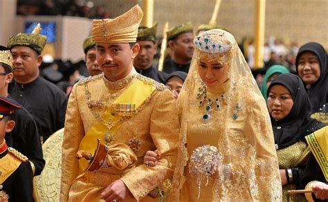 Sultan Of Bruneis Son Marries In A Lavish Gold Studded Ceremony Female Singapore The