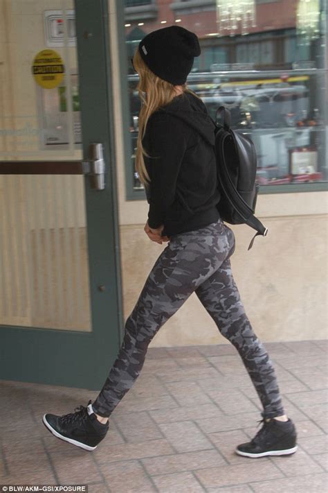 Carmen Electra Shows Off Her Pert Bottom In Camouflage Leggings Daily