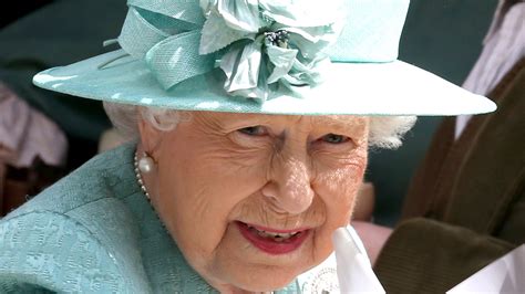 The Most Controversial Outfits Queen Elizabeth Ever Wore