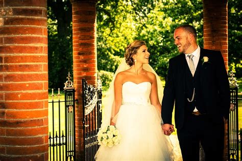 Weddings Married Couple Outdoors Wedding Photographer Oxfordshire