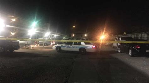 One Dead After Apartment Complex Shooting In Southwest Houston Abc13