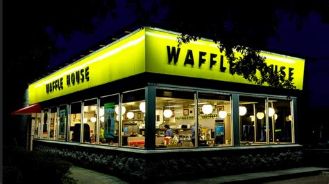 Waffle House Customer Strips Naked And Breaks Womans Nose Eater