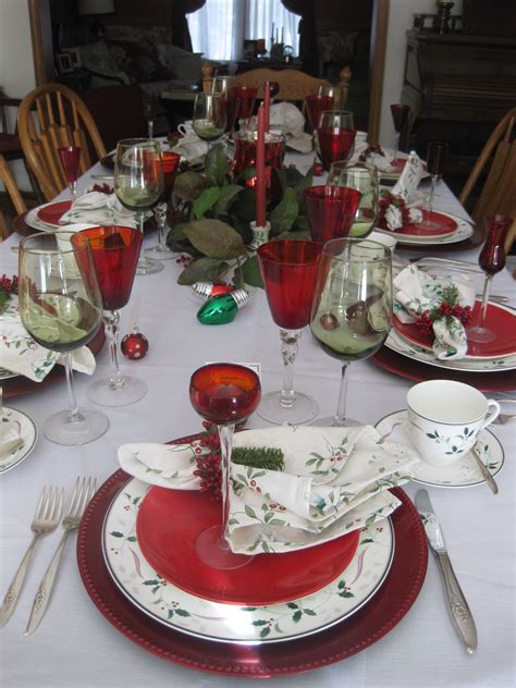 Christmas Lunch | Christmas lunch, Table decorations, Decor