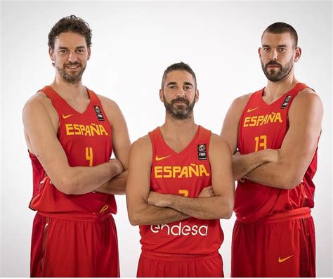 Apr 06, 2021 · gasol, one of the most famous spanish athletes of all time, rivaled only by rafael nadal, was born in barcelona and started his career in that city before leaving for the nba in 2001. ¿Cuánto mide Pau Gasol? - Estatura y peso - Real height