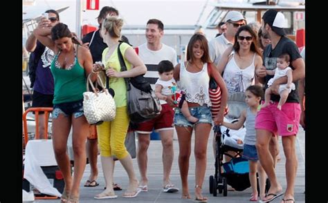 La Tribunera Messi Y Su Familia De Vacaciones En Ibiza Mediotiempo