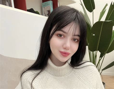 Alinochka (bahoonkas_queen): Biography, Age, Height, Figure, and Net