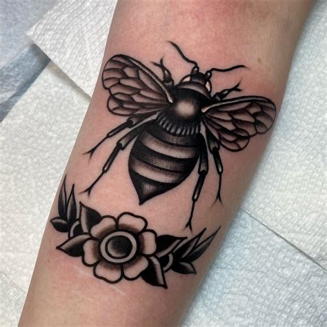 Traditional Bumble Bee Tattoo