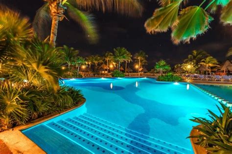 31 Visually Stunning Swimming Pool Lights At Night Swimming Pool