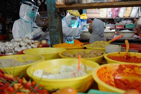 Dengan kondisi zona merah itu pemprov dki jakarta lantas menerapkan pengetatan pemberlakuan pembatasan kegiatan masyarakat (ppkm) berbasis mikro. Zona Merah Permukiman Padat Jakarta - Berita Utama - koran ...
