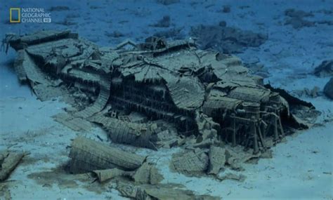 Undersea Photos Of The Titanic Wreckage 42 Pics