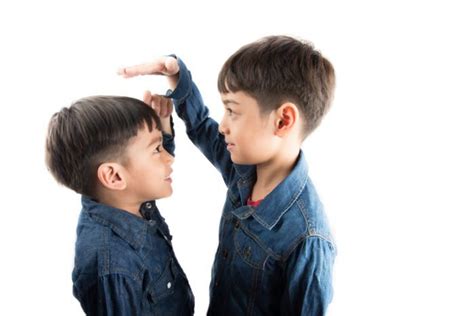 6 Perbedaan yang Harus Ortu Pahami Saat Mengasuh Anak Laki-Laki dan