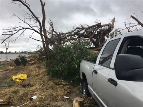 survivors question alert system following deadly alonsa tornado ctv news