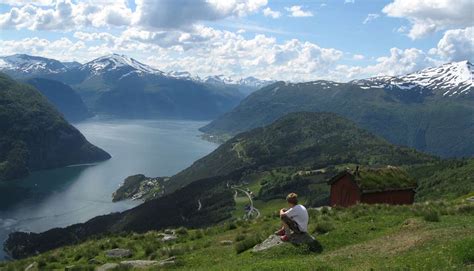 Valldal camping has mountain views, free wifi and free private parking, set in valldal, 14 mi from trollstigen. Mefjellet - Vandring in Valldal, Fjord - Visit Alesund