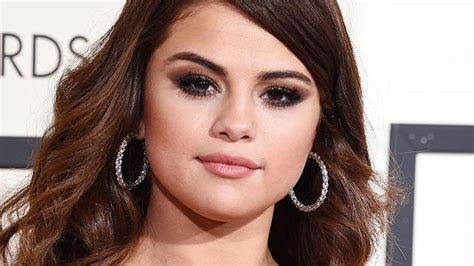 Selena Gomez Grammy Awards 2016 Inspired Makeup Grammy Awards 2016