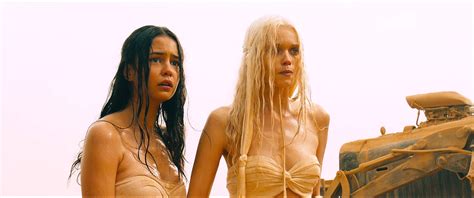 Nackte Abbey Lee Kershaw In Mad Max Fury Road