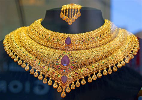 Necklace In A Dubai Jewelry Gold Jewellery Design Necklaces Gold