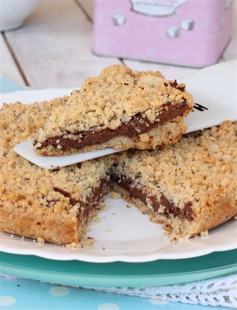 E' una sorta di salame di cioccolato elegante guarnito con nocciole. SBRISOLONA ALLA NUTELLA torta sbriciolata alla nutella ...