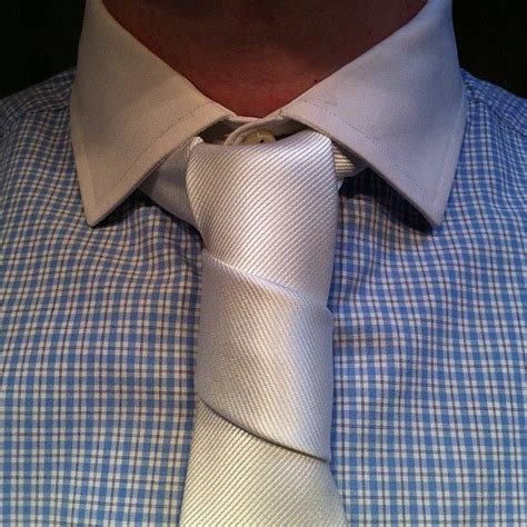 The Floating Spiral Is Among My Favorite Knots Cool Tie Knots Neck