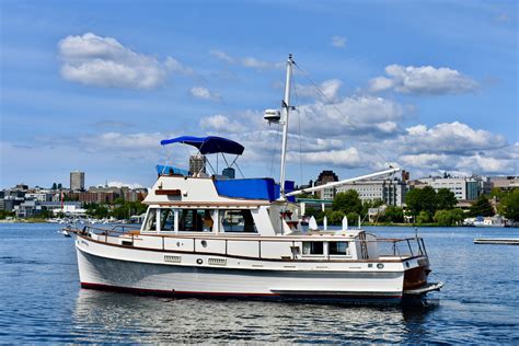 1973 Grand Banks Classic Tri Cabin Motor Yacht For Sale Yachtworld