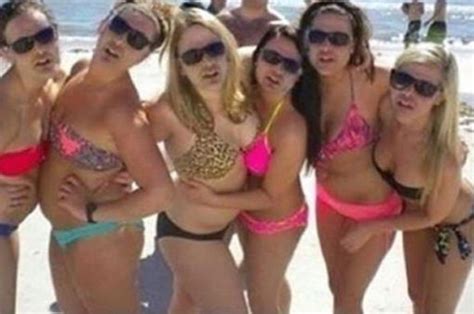 Photo Of Women In Bikinis Goes Viral For Hilarious Reason Can You See It Yet Daily Star