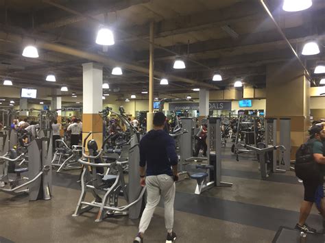 New Years Resolution Crowd 24 Hour Fitness Downtown Its Heartening