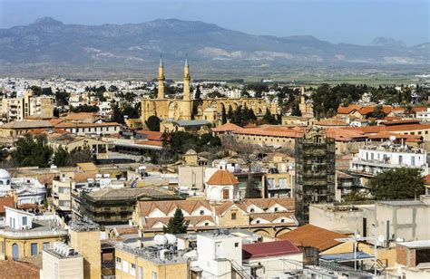 Die stadt larnaca hat an die 80.000 bis 90.000 einwohner. A Guide To Independent Travel In Cyprus - WanderGlobe