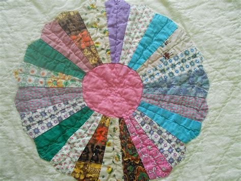 Not always under the name dresden plate. Vintage 1930's Dresden Plate Quilt | eBay | Dresden plate ...