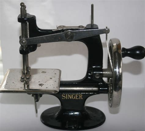 We did not find results for: Old Singer Hand Crank Child's Sewing Machine Cast Iron ...