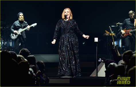 Adeles 25 Opening Night Tour Videos Watch Now Adele Onstage