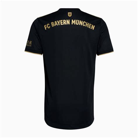 Os primeiros 45 minutos ficaram marcados, não por um nervoso miudinho do bayern munique, mas alguma pressa em tentar resolver o jogo o mais cedo. Nova camisa reserva do Bayern de Munique 2021-2022 Adidas ...