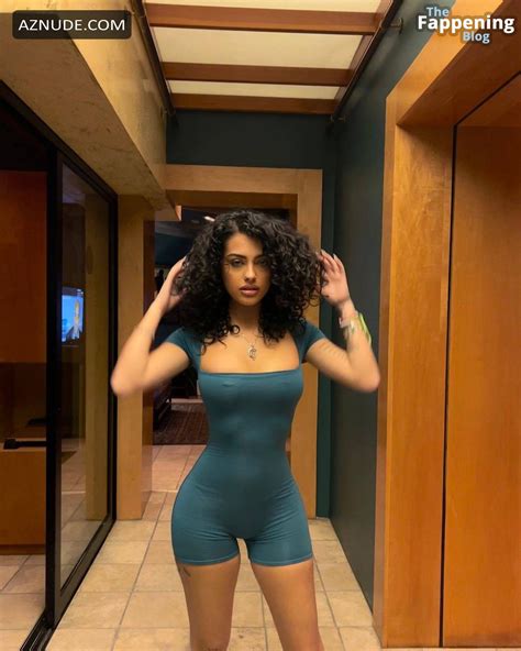 Malu Trevejo Sexy And Sizzling Flaunting Her Alluring Tits In Social