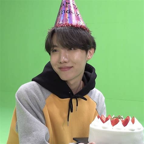 Here Are 10 Moments From Bts J Hope S 28th Birthday Live Broadcast That