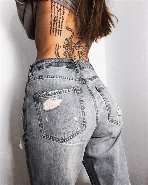 Tatuajes En La Espalda Baja Mujer 24 Sexy Lower Back Tattoos Designbump Giblrisbox Wallpaper