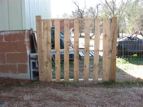 99 pallet ideas discover pallet furniture plans and pallet ideas made from 100% recycled wooden pallets for you. Simple Pallet Gate • 1001 Pallets