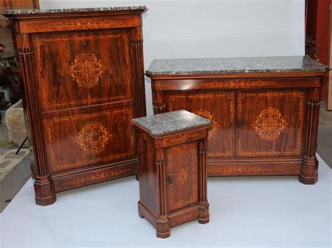 Codes promo, ventes flash, livraison offerte, trouvez le produit de vos rêves à prix réduit ! Commode, secrétaire et chevet circa 1830