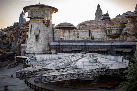Star Wars Galaxys Edge Fun Facts Disneyland News