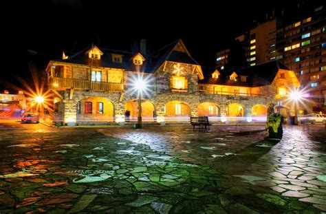 El apartamento bariloche centro se encuentra en san carlos de bariloche y ofrece una terraza. Centro Cívico de Bariloche, Argentina | House styles ...