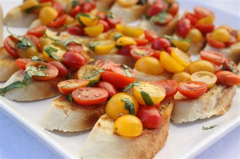 They're one of my most favorite summer activities—and the bigger the potluck, the better. The Larson Lingo: 2nd Annual Pioneer Woman Potluck