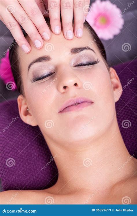 Woman Having A Relaxing Facial Massage Stock Image Image Of Bliss Lady 36329613