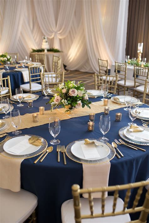 Obsessed With This Navy And Gold Wedding Theme We Are Especially In