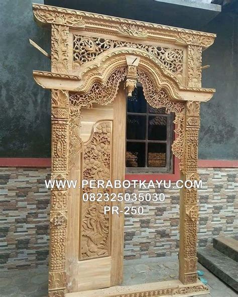 Mulai dari rumah dengan konsep tradisional hingga konsep modern minimalis pun bisa menggunakan pintu dengan bahan kayu. Model Pintu Jati Ukir Gebyok By PujieArt Jepara Pintu ...