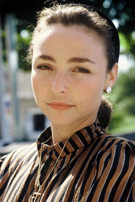 She is an actress and writer, known for маргарита (2015), семейная атмосфера (1996) and ужин с п&. Catherine Frot a fait de la gym pendant 10 ans