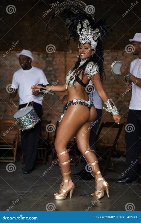 Shes A Samba Goddess Full Length Shot Of A Beautiful Samba Dancer Performing In A Carnival With